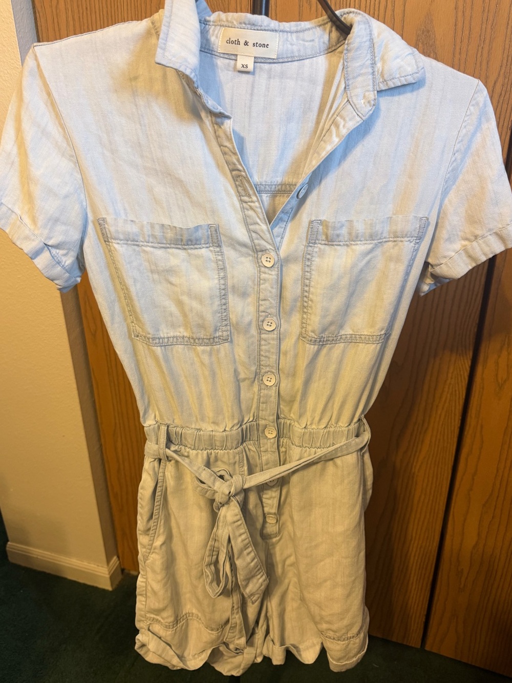 Cloth & Stone Anthropologie Light Wash Blue Chambray Short Sleeve Romper XS